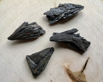 Black Kyanite Set