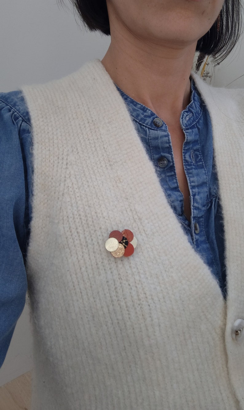 Cadeau Saint Valentin, Broche cuir fait main , Doré,rouge ... image 2