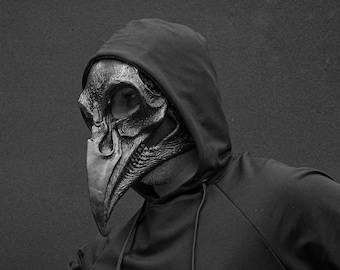 Plague Doctor mask Bird skull with a movable jaw.