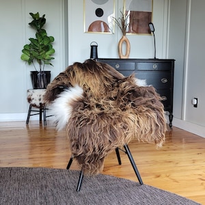 Fancy Rusty Brown + White Sheepskin 53&quot; x 36&quot;