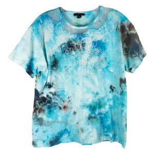 J Crew Medium Top Handmade Tie Dye Ice Blue Embroidery Neckline Short Sleeve 314