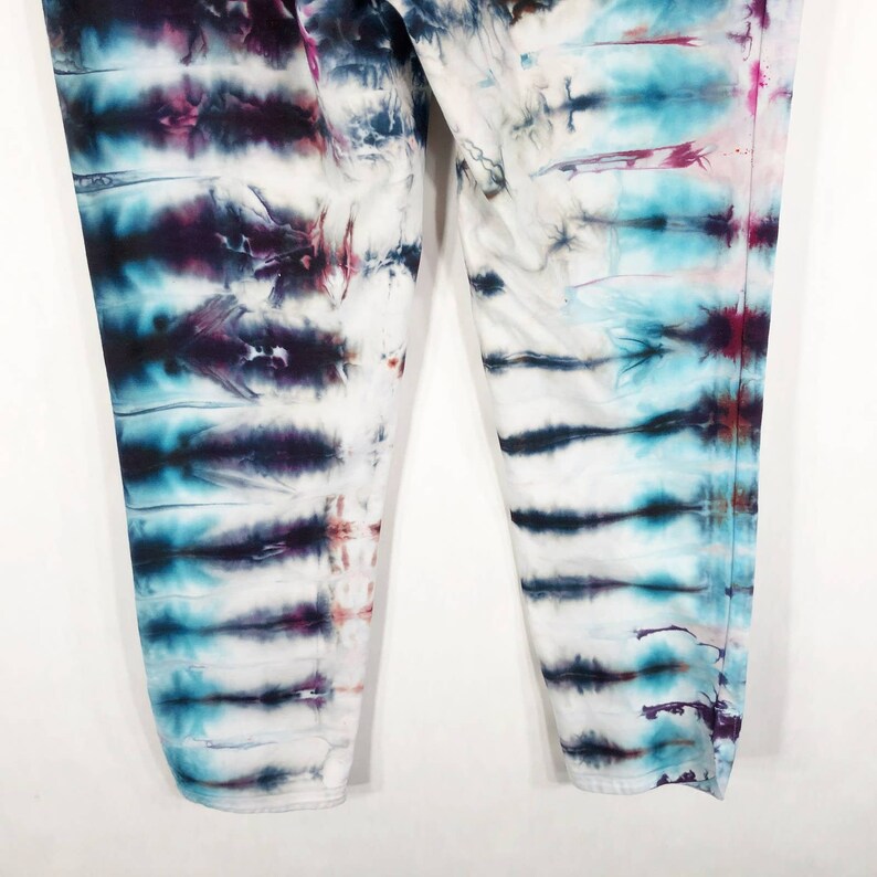 River Bend Tie Dyed Anthropologie Cartonnier Tamaño 2 Pantalones Hechos a mano Tie Dye Multi 1087 imagen 3