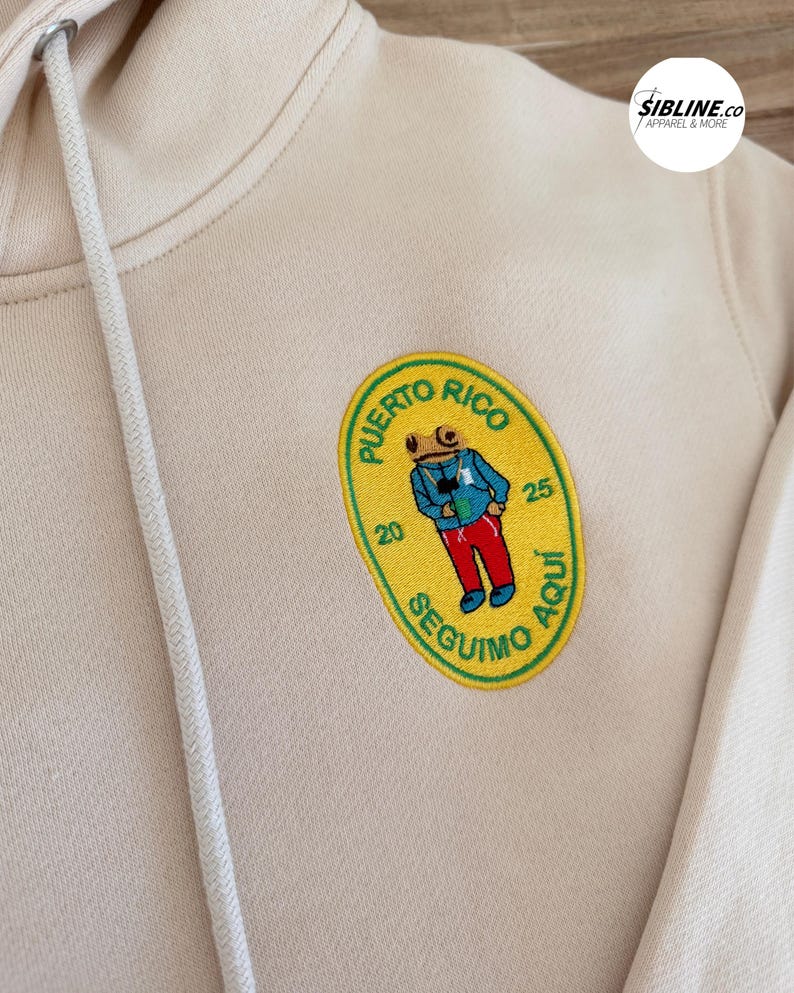 Seguimo Aqui Puerto Rico Coqui Embroidered T-shirt/Crewneck/Hoodie Bild 1