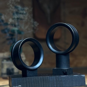 Plugs thin tunnels 30mm ebony wood