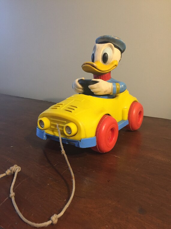 donald duck toy car