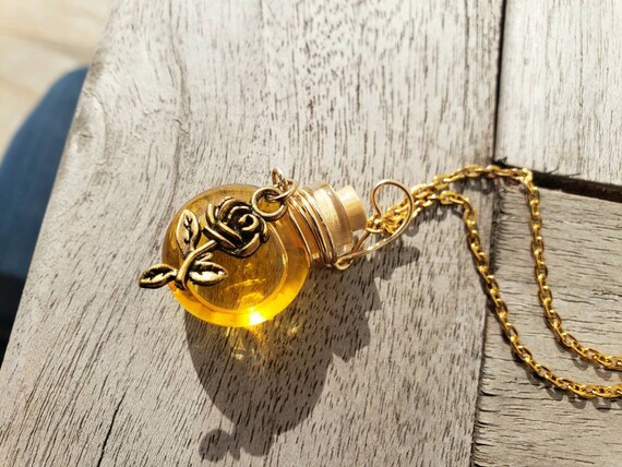 Aroma Diffuser Necklace Aromatherapy Jewelry Pendant | Essential oil  necklace diffuser, Oil diffuser necklace, Diffuser necklace