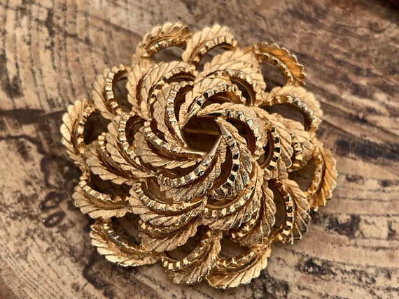 Vintage Swirl Brooch Gold Tone Textured Signed Co… - image 2