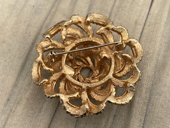 Vintage Swirl Brooch Gold Tone Textured Signed Co… - image 6