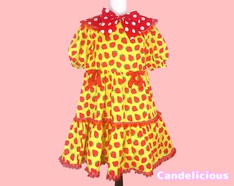 Fresa dulce hecha a mano con cuello de lunares vestido escalonado volante Kawaii lindo amarillo rojo Harajuku moda decora J-moda vestido de verano