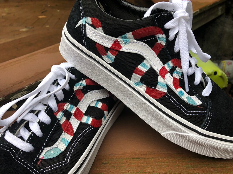vans snake vans snake