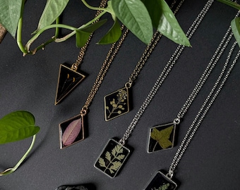 Secret Garden collection - pendant necklace with black resin and botanical elements, one-of-a-kind pieces - goth/punk/grunge style