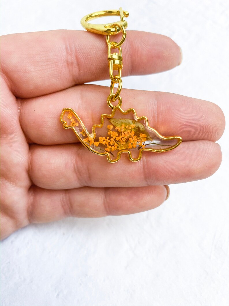 Pressed Flower Keychain Resin Keychain Resin Dinosaur Keychain Dinosaur Keychain Resin Flower Keychain Floral Keychain