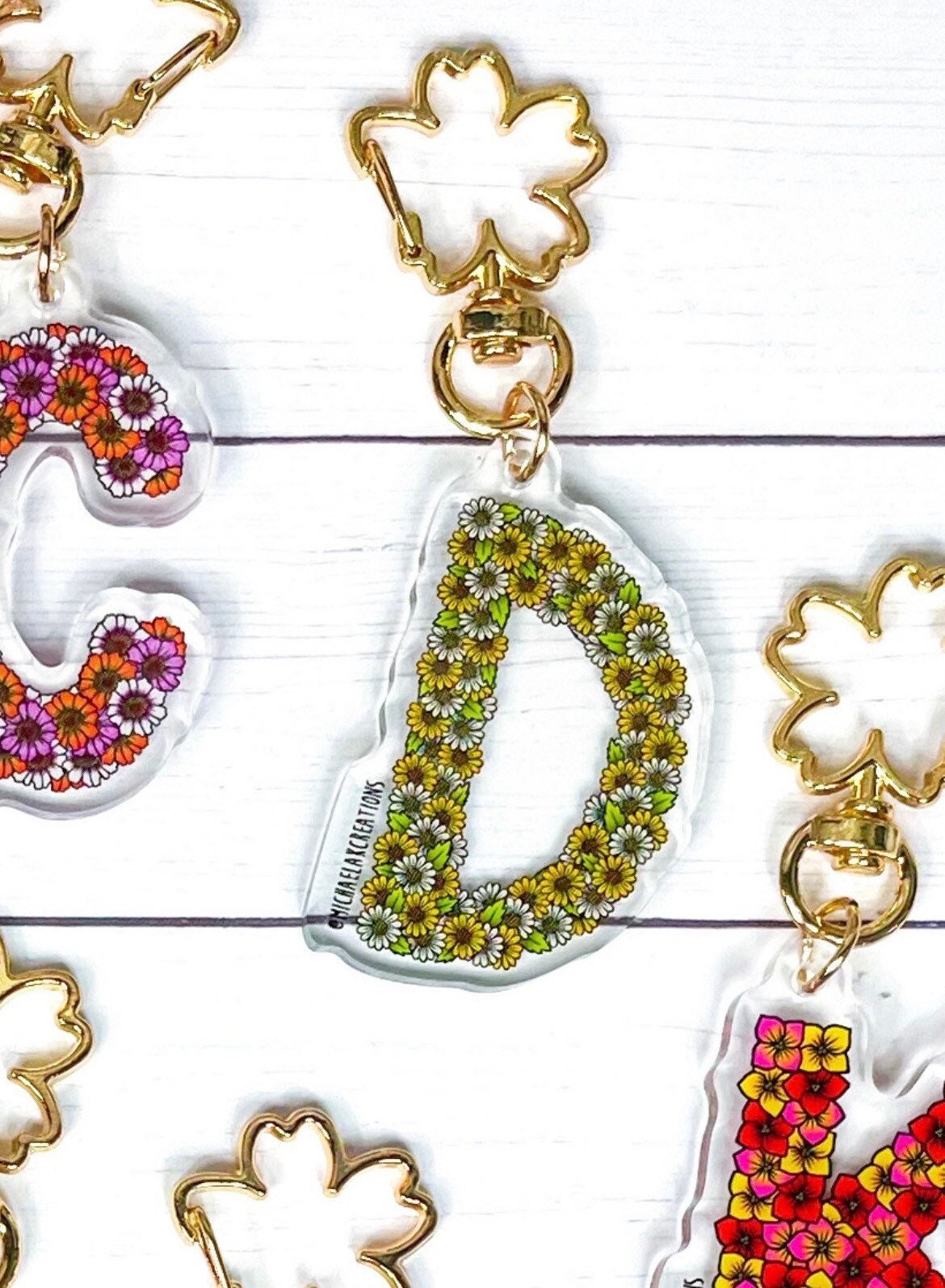 D Keychain | D letter Gift | Letter Keychain | Acrylic Keychain | Floral Keychain | Keychain | cute keychain | Flower Letter Keychain