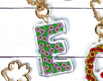 E Keychain | E letter Gift | Letter Keychain | Acrylic Keychain | Floral Keychain | Keychain | cute keychain | Flower Letter Keychain