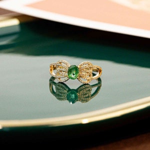 Emerald Gold Ring - Gold Ribbon Ring, Emerald Diamond Ring, Delicate Anniversary Ring, Delicate Ring, Stackable Gold Ring, Luxury Ring