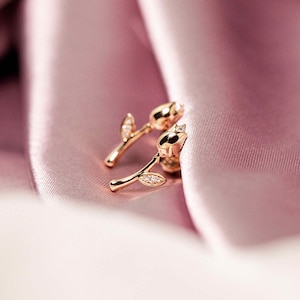 Tulpenohrring, BLUMENohrringe, zierliche Tulpenohrstecker, Diamant-Goldohrringe, niedliche Goldblumenohrringe, trendiges Geschenk für den besten Freund