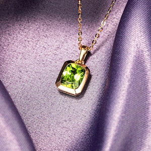 PERIDOT NECKLACE, Peridot Necklace GOLD, Peridot Pendant Necklace for Women, August Birthstone Necklace, Graduation Gift, Mom Gift