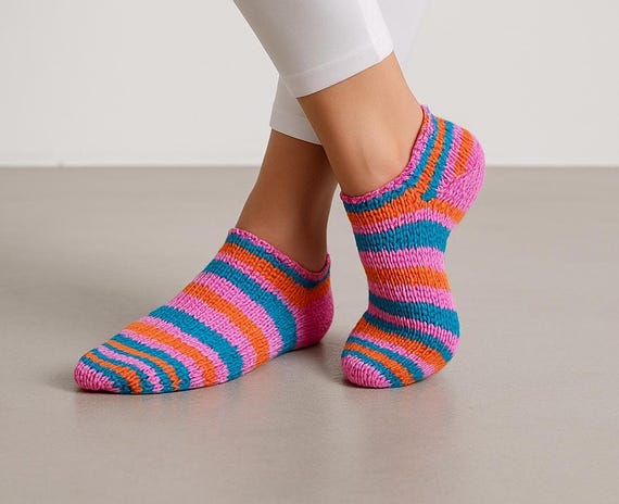 Hand-knitted sneakers/socks/hand-dyed Merino sock yarn/8-ply/short socks/size 38