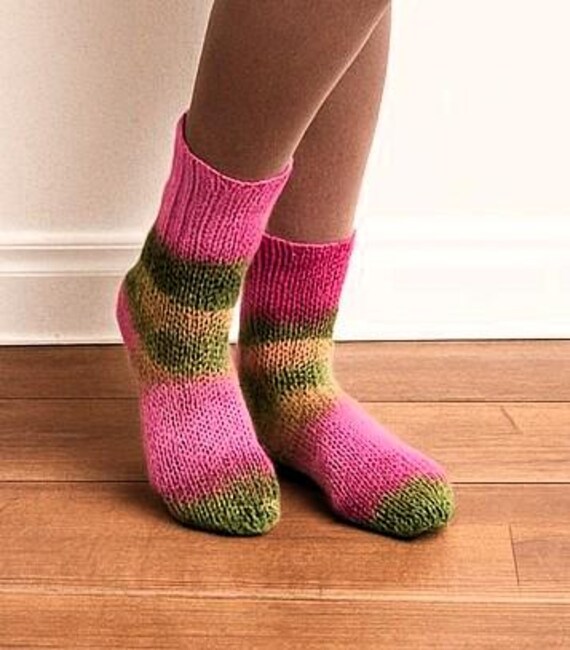 Self-knitted handmade wool socks / "through the flower" / 6 ply / size is selectable