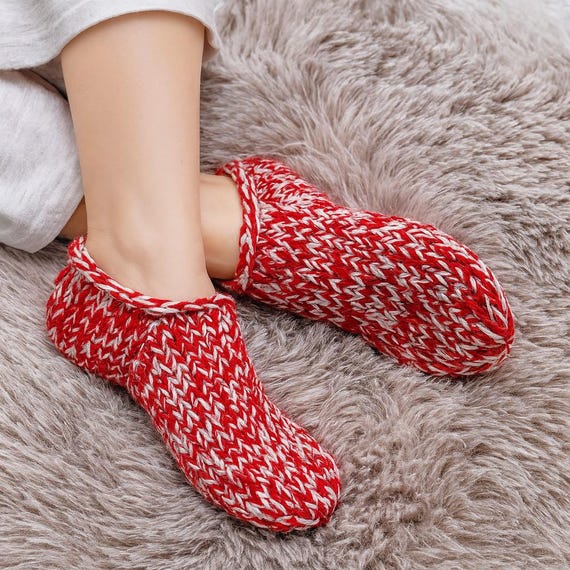 Hand-knitted bed slippers – size 38/39 – red/white – soft touch wool