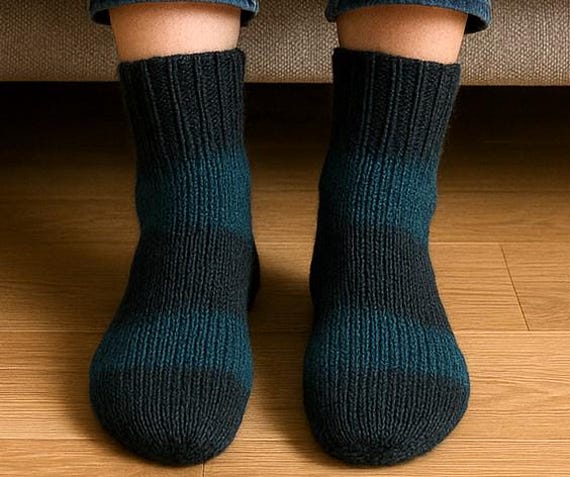 Hand-knitted wool socks / "Cafe Flair" / Size is 42-43 / 6 ply