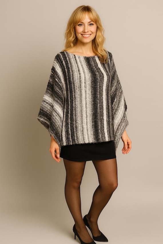 Hand-knitted poncho/triangular scarf/shoulder scarf/wrap/summer scarf/shawl/stole/alpaca wool