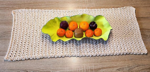 Handmade crocheted table runner made of macrame yarn / Length approx. 85 cm - Width approx. 34 cm