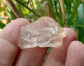 61.93 crt. Beryl. Natural Rough Crystal. Untreated. 34.5x22.9x11.95 mm. Approximately.