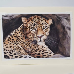 Carte de vœux et souvenir cadeau originaux d’art animalier imprimé léopard fait à la main - Vierge ou avec message à l’intérieur.