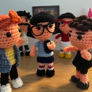 Bob's Burgers inspired in crochet :Mr.Fischoeder,Gayle,Mr.Frond,Edith,Harold,Marshmallow,Tammy,Darryl,Jocelyn, Zeke, Jimmy Jr. or Teddy!