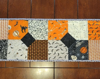 Halloween Greetings table runner-ONE ONLY!