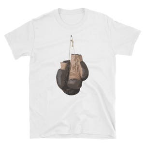Vintage Boxing Gloves T- Shirt Kickboxing Gift Tee