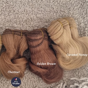 Trama di capelli di capra naturale ondulata sciolta per capelli di bambola - per bambole personalizzate - 1-4 m, estremità ricce e attorcigliate