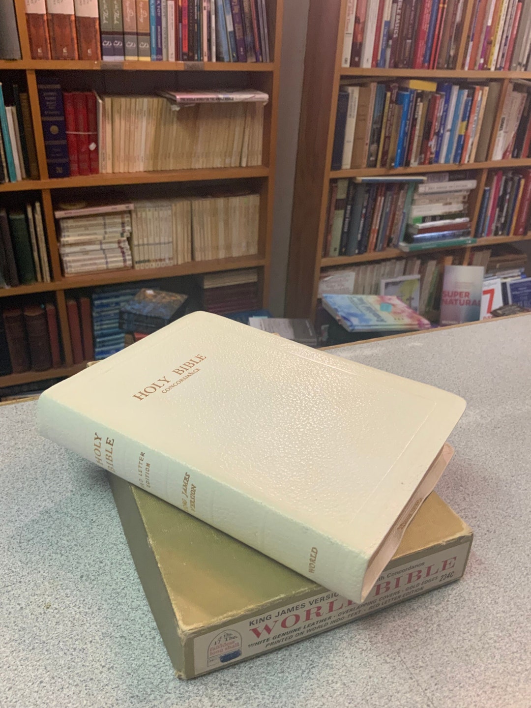 Vintage KJV Red Letter WORLD Bible in Box White Gen Leather 234C