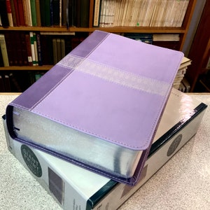 PERSONALIZED NIV GIANT Print Compact Bible - Purple Leathersoft* - New International -  Red Letter - Engrave Name Imprint - Christian Books