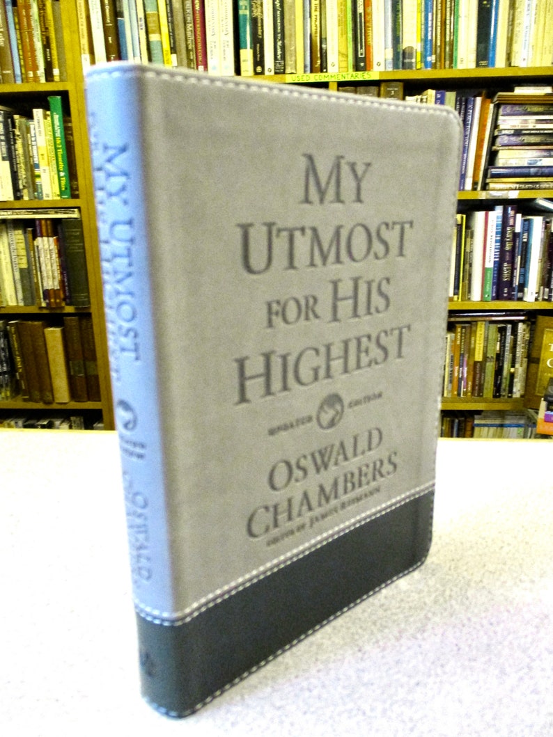 thumbnail interactive-video image 1 of My Utmost For His Highest: Classic Edition By Oswald Chambers - Trade Paperback, Very Good Condition 1 of 3