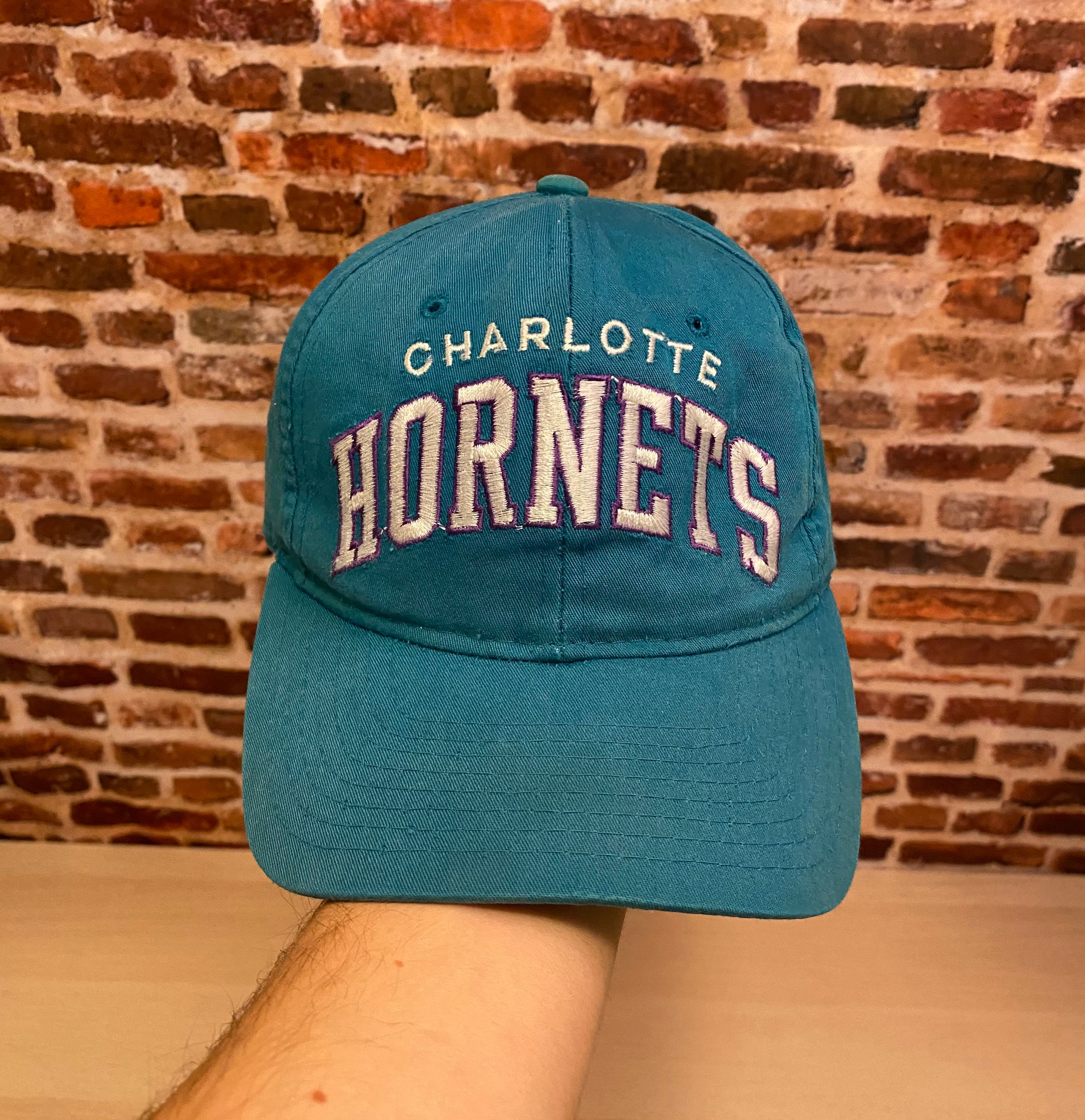 Vintage 90 S Charlotte Hornets Arch Design Snapback Hat Made By Starter
