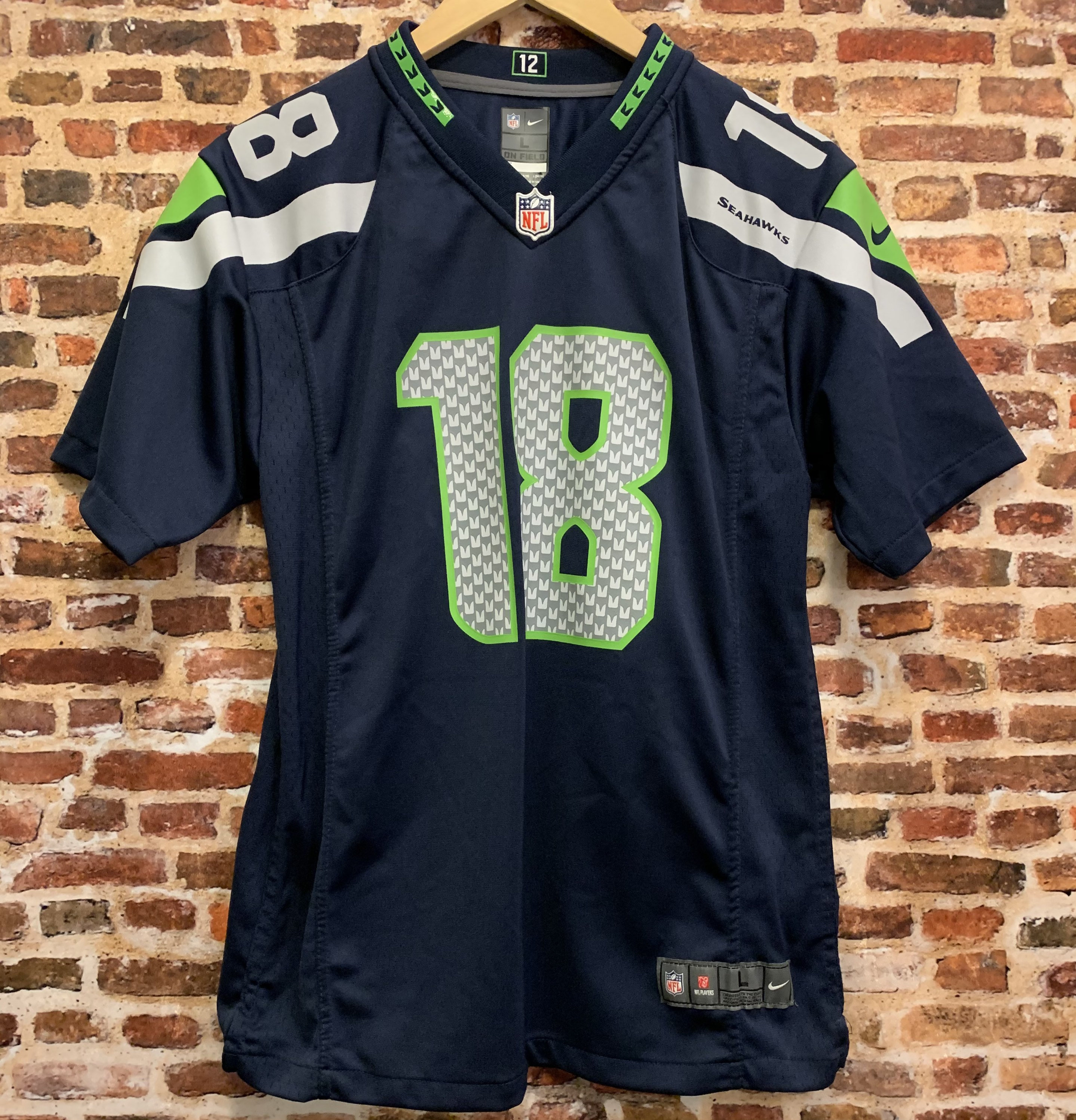 seahawks jersey youth large