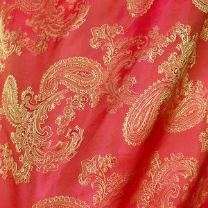 Red Gold Two-Tone Iridescent Paisley Viscose Jacquard Woven Fabric Material for Jackets Suits Shirts Skirts Lining