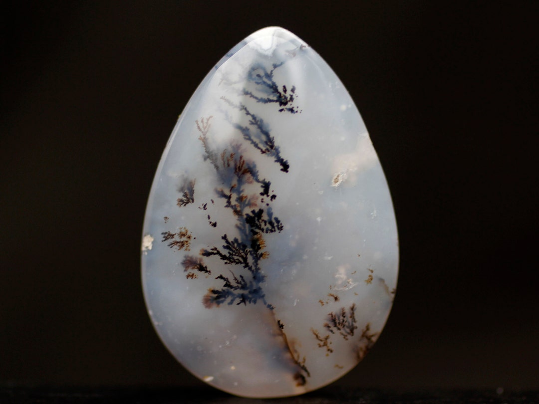 瑪瑙石 黒メノウ Agate】黒瑪瑙(オニキス)とブラックカルセドニー海岸で Black 置物