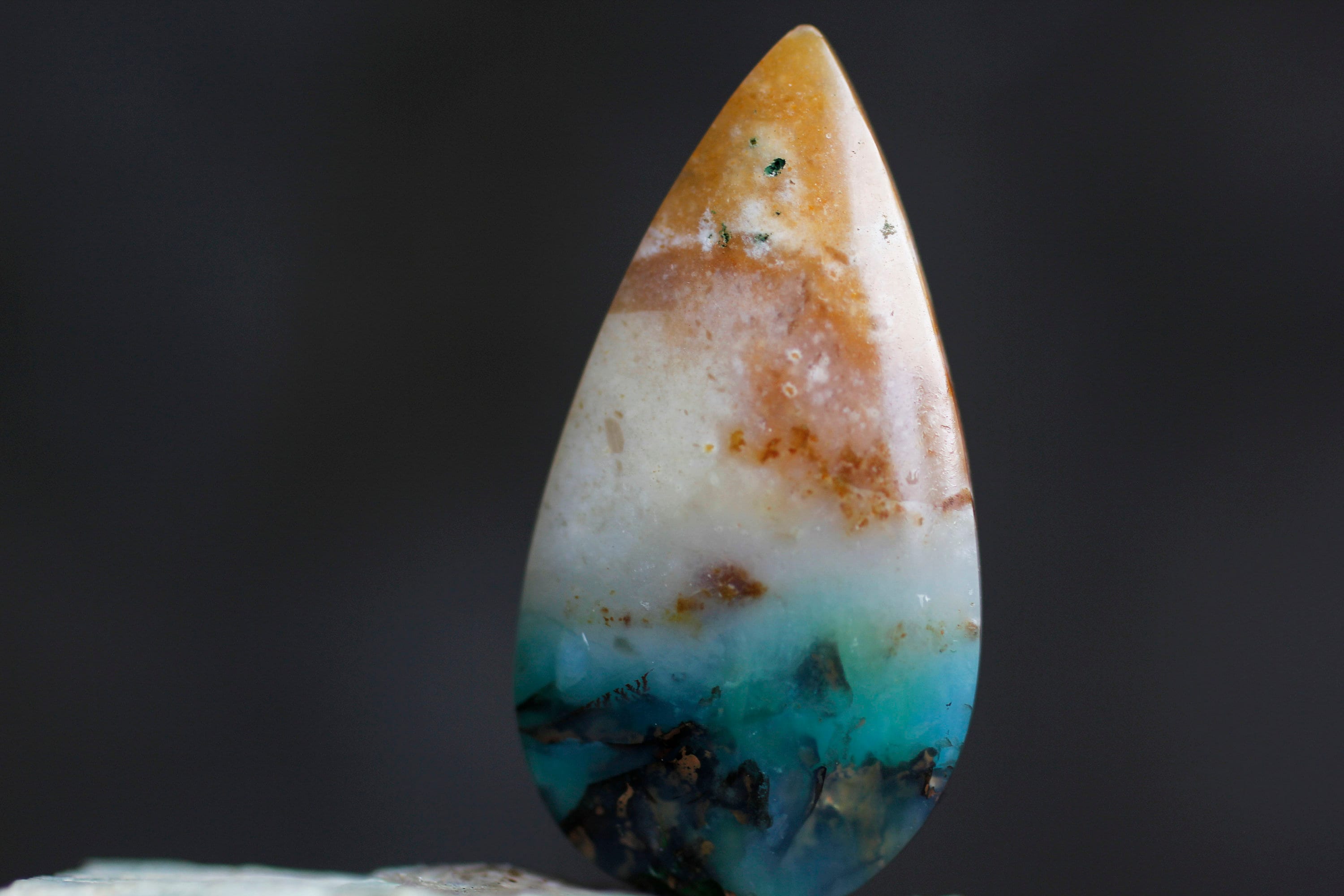 美術品・アンティーク・コレクション 97. 九州産】水晶・ウラン蛍光