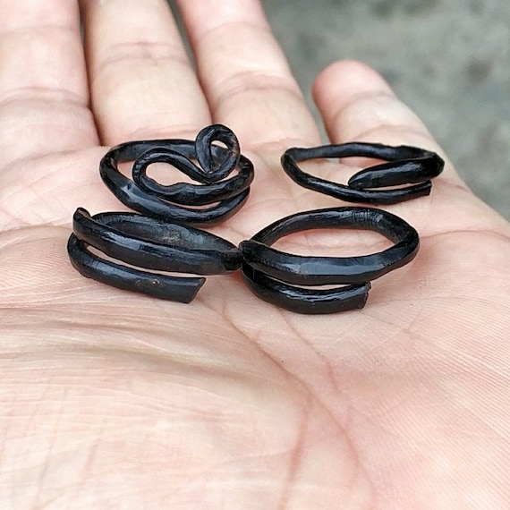Black outlet coral ring