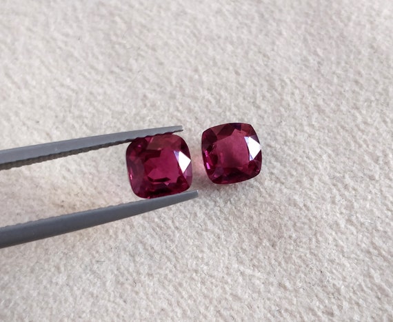 Purple Red Spinel 5.50 mm Cushion Cut Matching Pair Untreated Certified Burma Red Purple Spinel Earring Gemstones Clean & Firing Gems