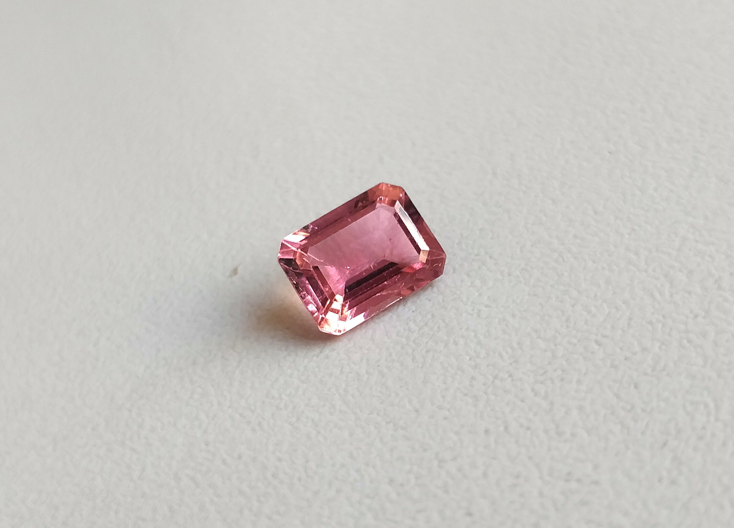 鉱石。 8 x 6 mm エメラルドカット 八角形 天然ピンクトルマリン、AAA+ 品質