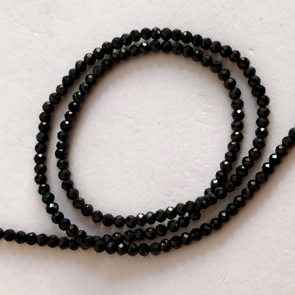 2 mm Natural Negro Espinal Micro Cuentas facetadas Rondelle Semillas simétricas 13 pulgadas joyería Elaboración Ciber semana Venta