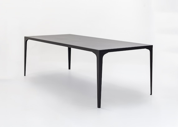 Easy dining table