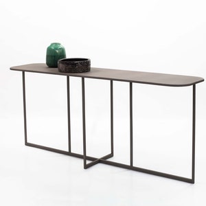 Console d&#39;entrée ou de séjour avec étagères arrondies