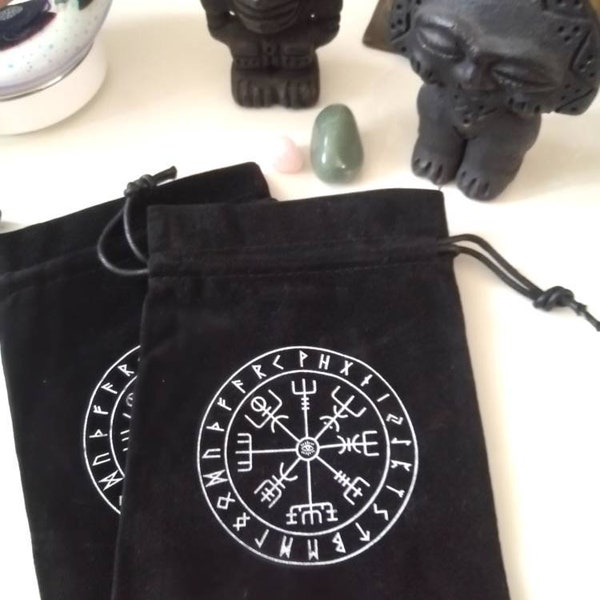 Samtsäckchen Mondgöttin und Vegvisir mit Runen - Aufbewahrung Heilsteine, Schmuck, Orakelkarten, Runen etc