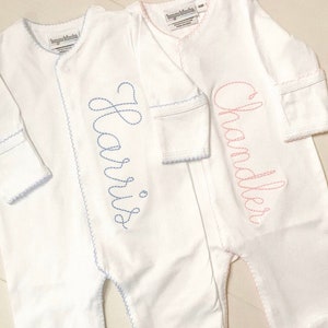 Tenue monogramme bébé garçon fille, tenue de retour à la maison pour bébé fille, cadeau bébé fille, cadeau bébé garçon, idée cadeau baby shower, tenue bébé à emporter