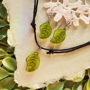 Spring Long leaf necklace/woodland choker/fairy